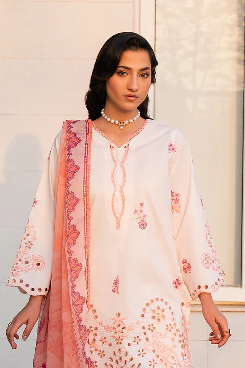 3 Piece – Premium Embroidered Lawn – 3767