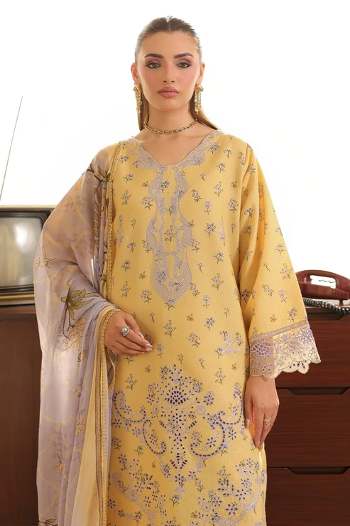 3 Piece – Embroidered Lawn Karandi – 3915
